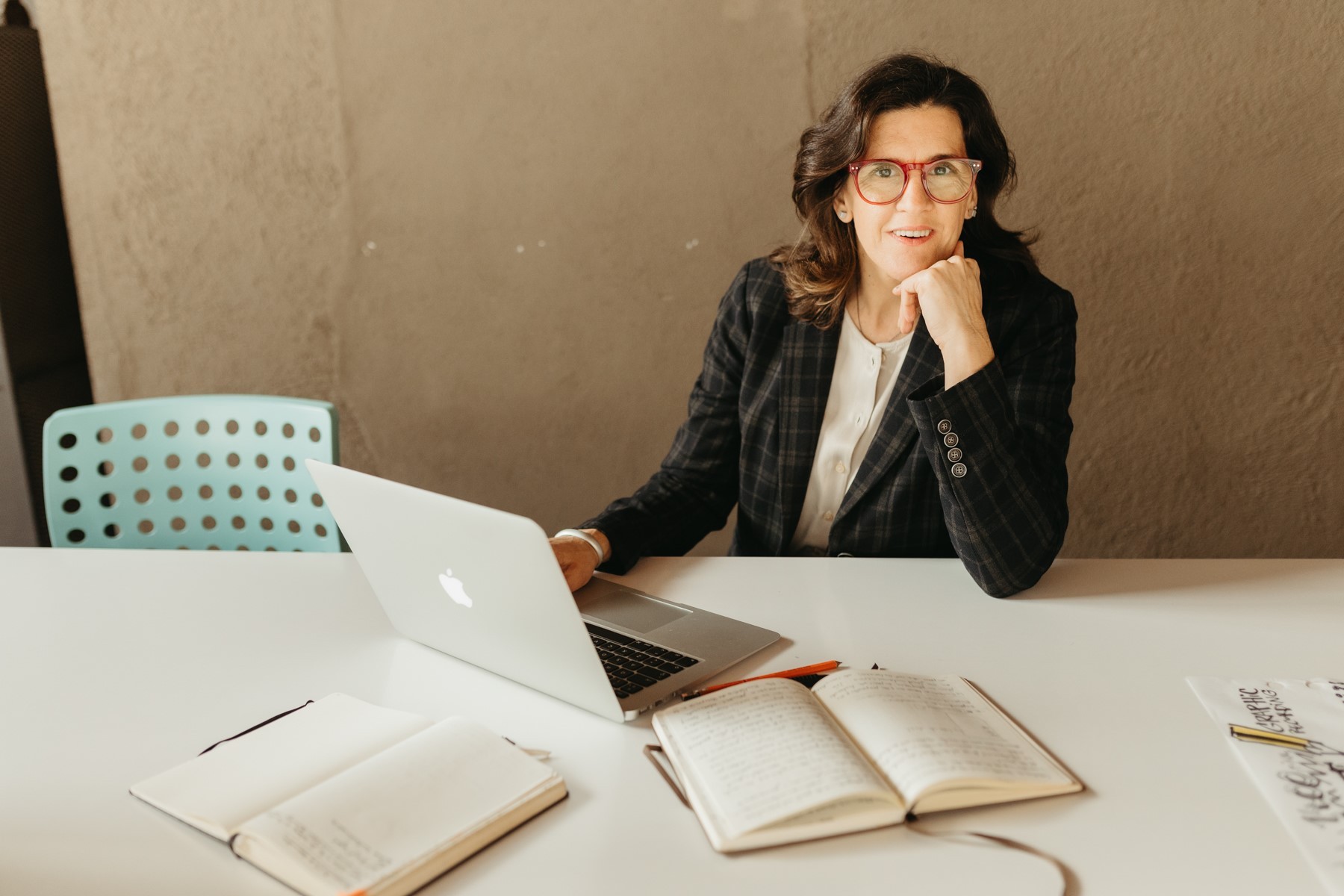 Tona Codina, experta en copywriting i vendes, “si no estàs present a internet passes totalment desapercebut”