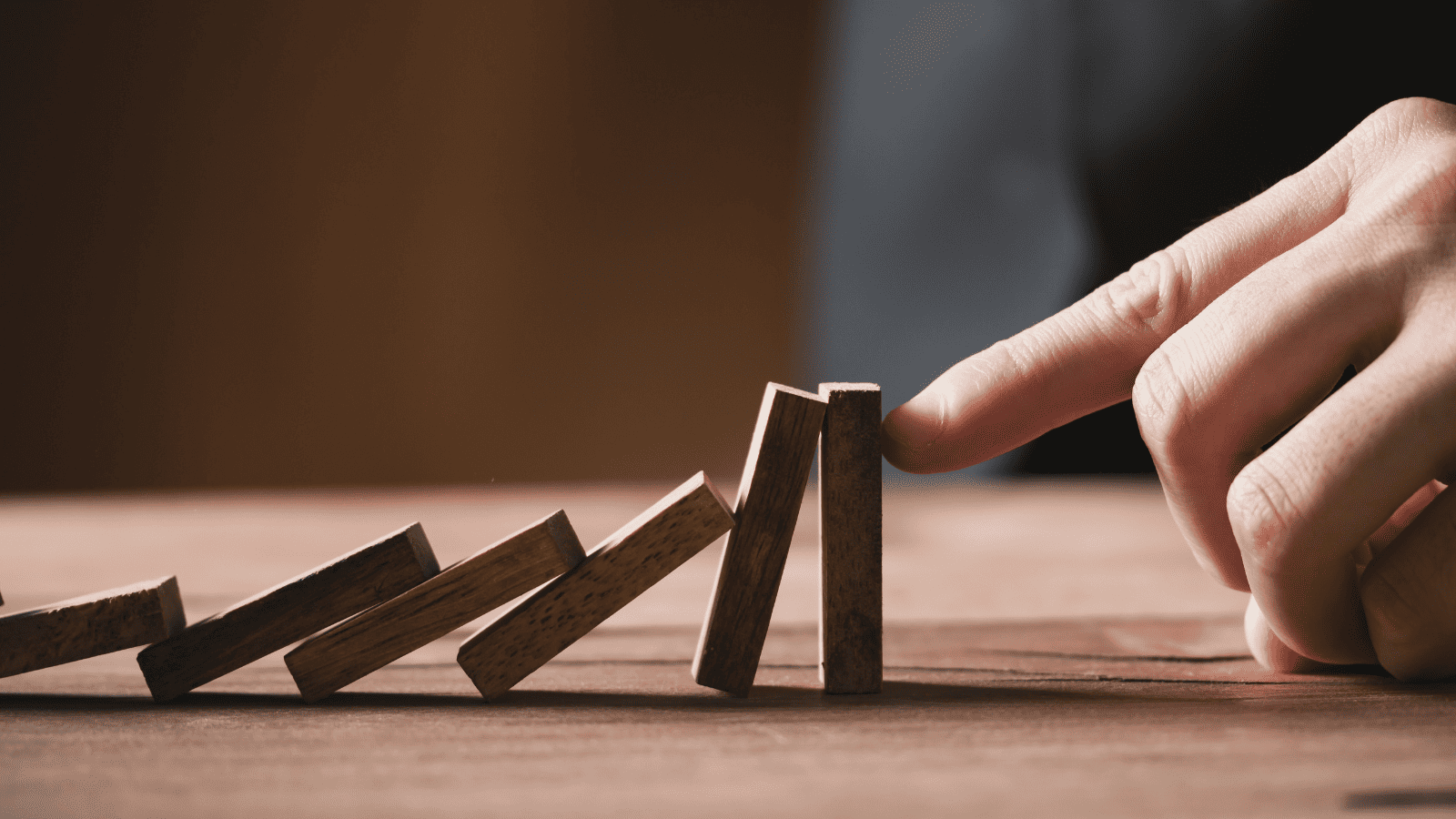 Bon dia, avui hem quedat la R.M i jo amb el Josep Casas per fer l'entrevista en vídeo que ell va demanar incrustar a la circular. L'editaré tan de pressa com pugui. L'Eli ja va deixar la circular preparada perquè només faltés això.